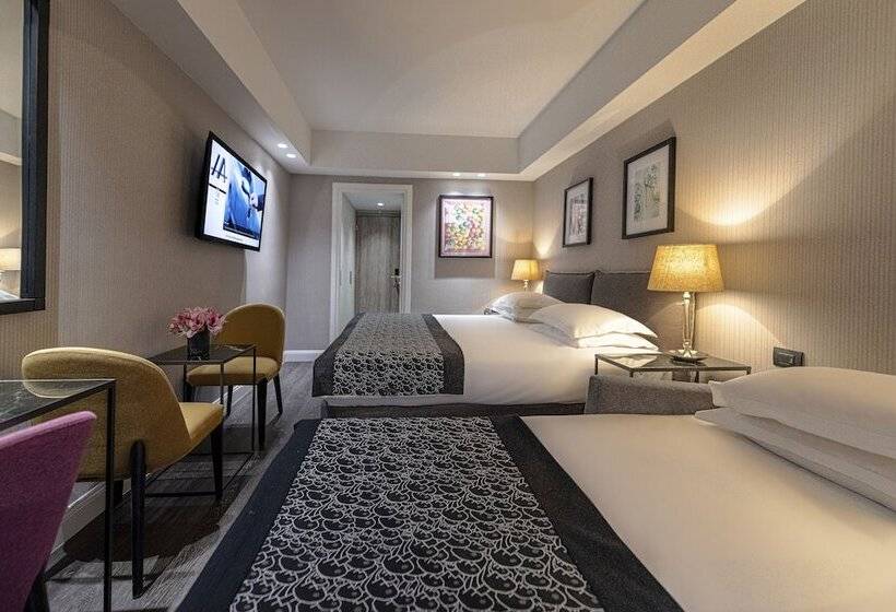 غرفة كلاسيكية ثلاثية, Astor Hotel Athens