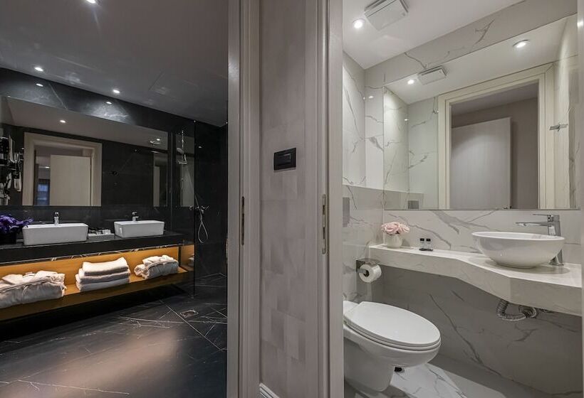 غرفة عائلية, Astor Hotel Athens