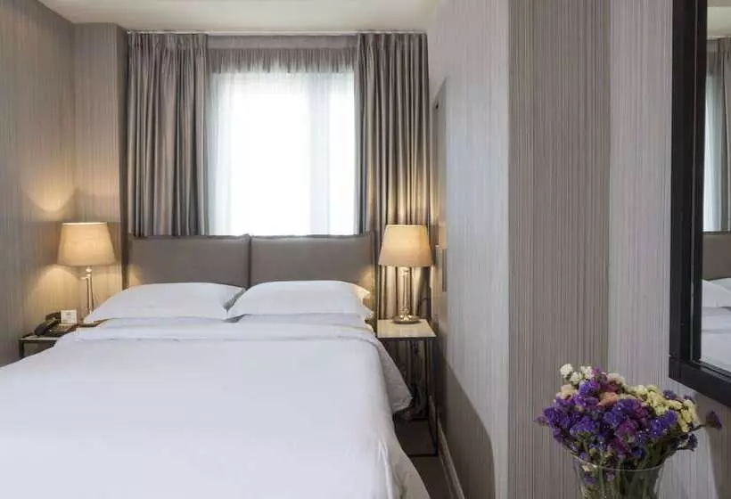Comfort-huone, Astor Hotel Athens
