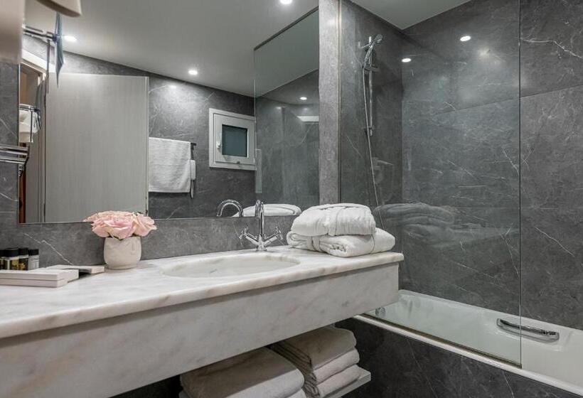 غرفة كلاسيكية ثلاثية, Astor Hotel Athens