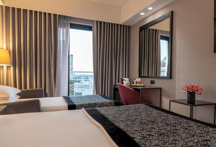 غرفة سوبيريور ثلاثية, Astor Hotel Athens