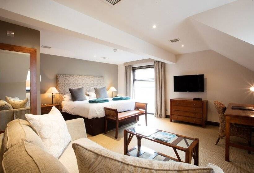 جناح جونيور, Barnham Broom Hotel, Golf & Spa