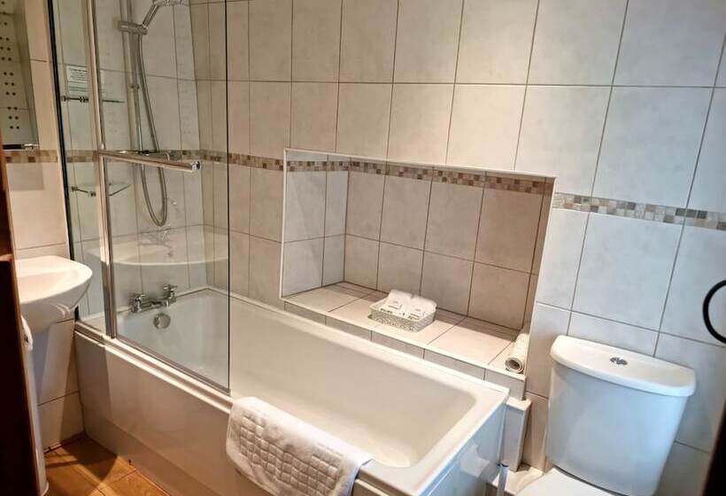 古典房间, Collaven Manor