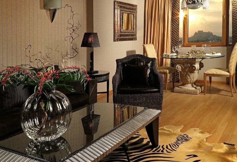 جناح, Divani Caravel