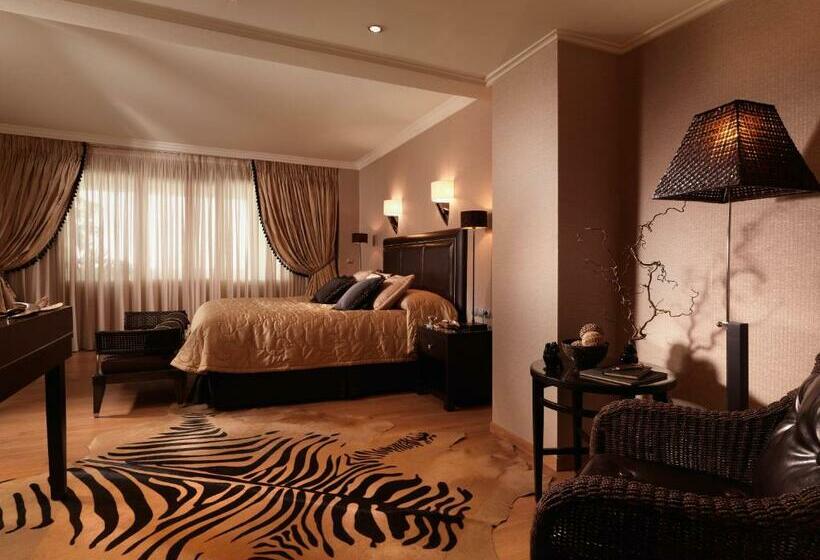 Suite Prezidențial, Divani Caravel