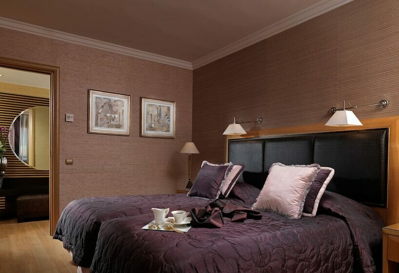 جناح رئاسى, Divani Caravel