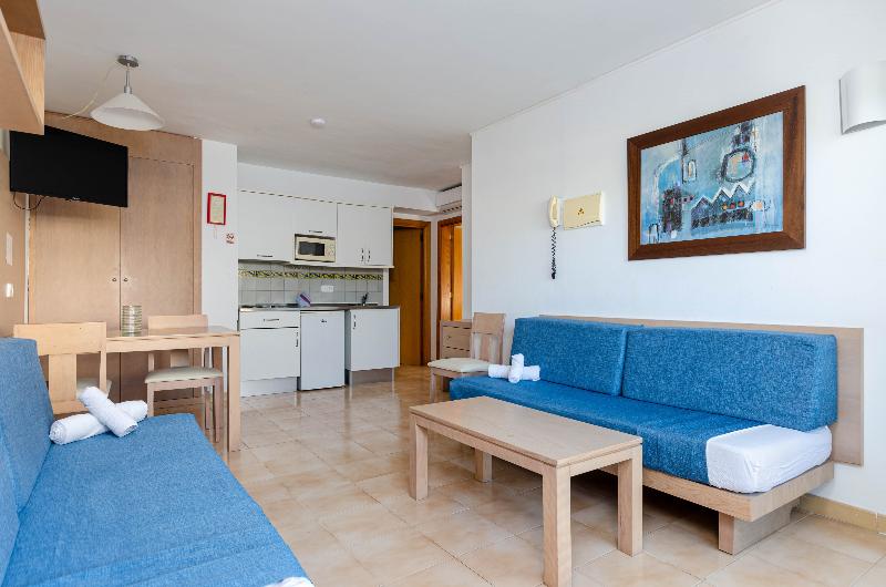 غرفة تنفيذية, Divani Caravel