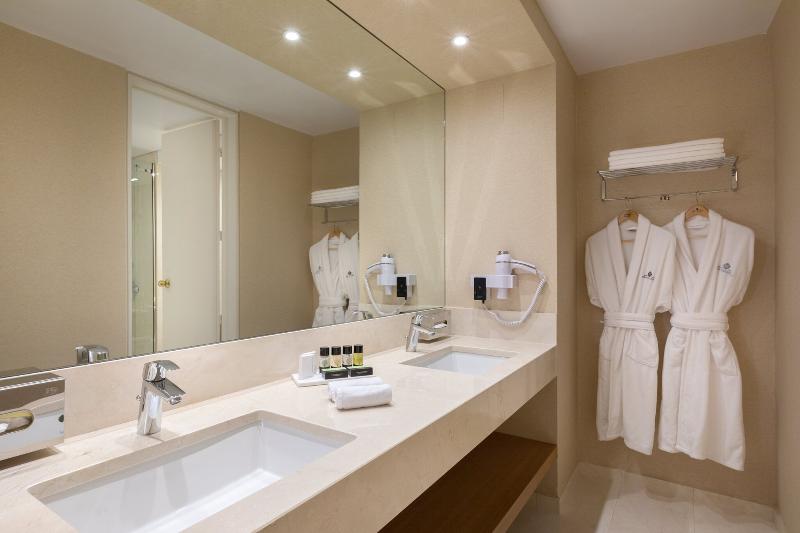 Suite Premium, Divani Caravel