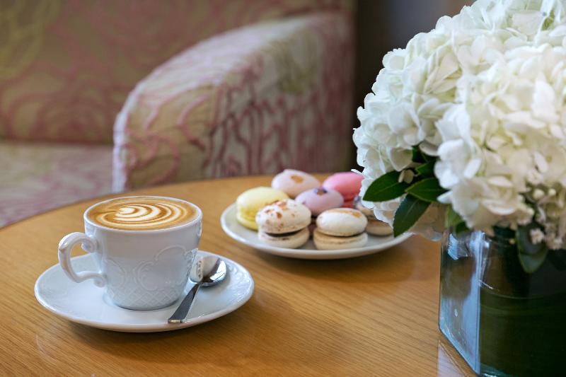 غرفة قياسية, Divani Caravel