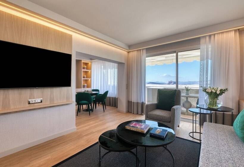 جناح ذو إطلالة, Divani Caravel