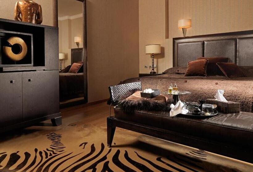 جناح ذو إطلالة, Divani Caravel