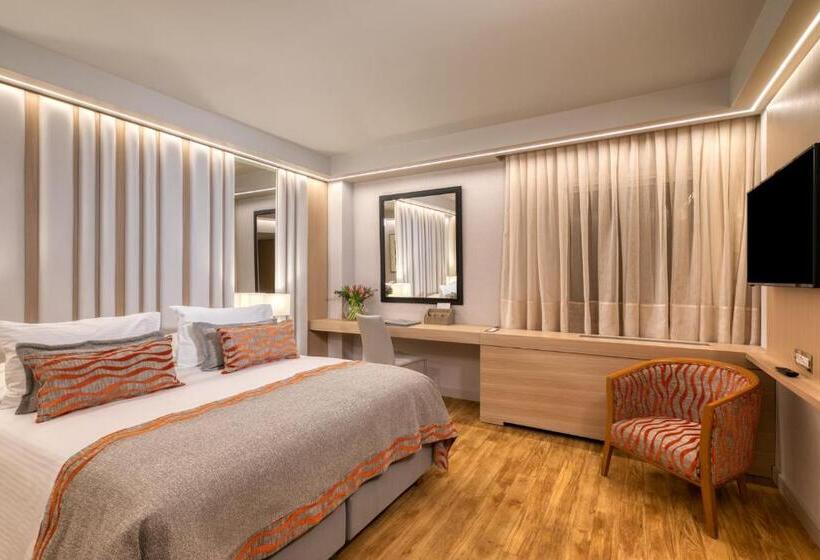 غرفة قياسية, Divani Caravel