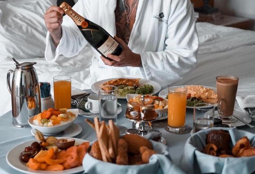 جناح رئاسى, Divani Caravel