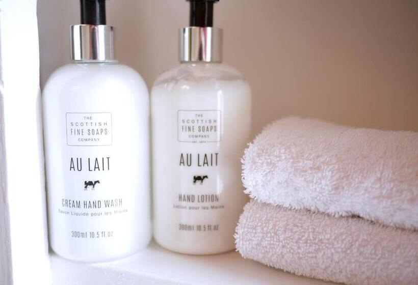 סוויטה נוף לגינה, Glewstone Court Country House