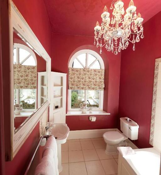 סוויטה נוף לגינה, Glewstone Court Country House