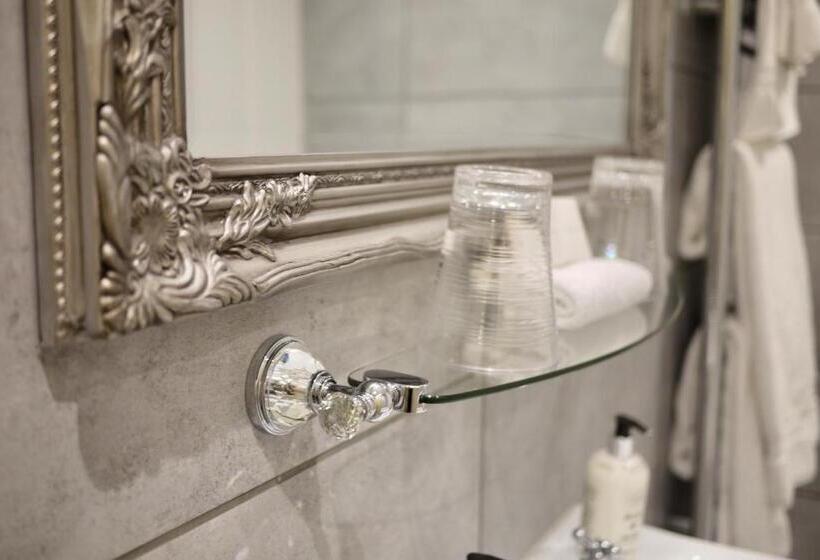 חדר קומפורט, Glewstone Court Country House