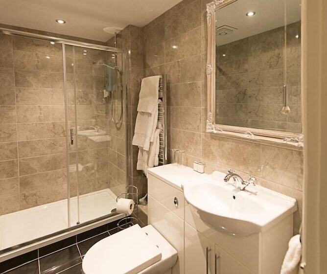 Номер Стандарт, Glewstone Court Country House