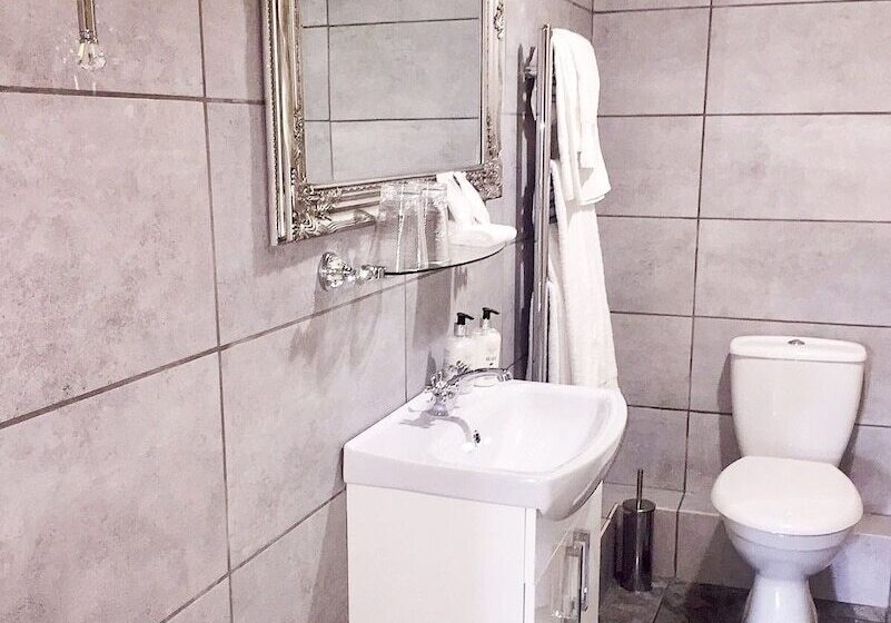 חדר סטנדרט, Glewstone Court Country House