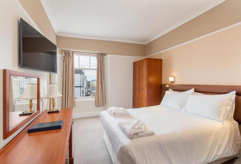 اتاق خانوادگی, Invicta