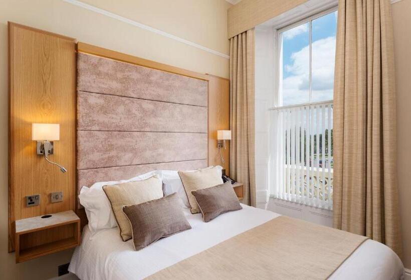 اتاق سوپریور با تخت بزرگ, Invicta