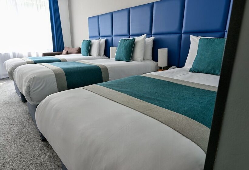 غرفة قياسية ثلاثية, Kensington Court Hotel   Earls Court