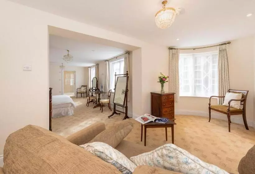 Suite, Royal Glen
