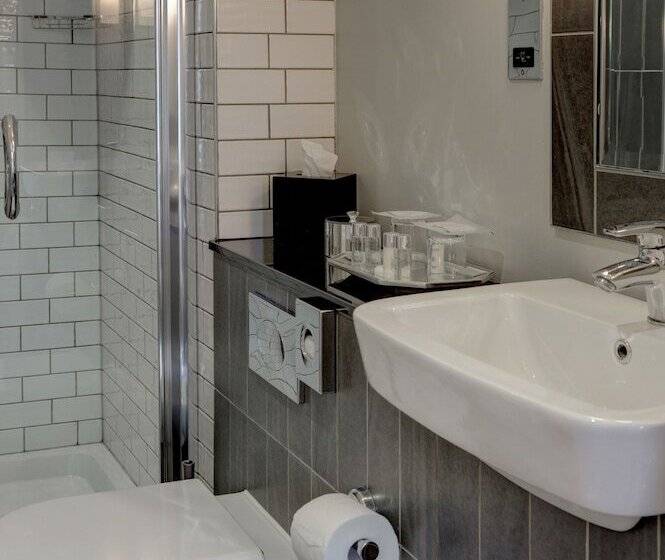 标准间带双人床, The Belsfield