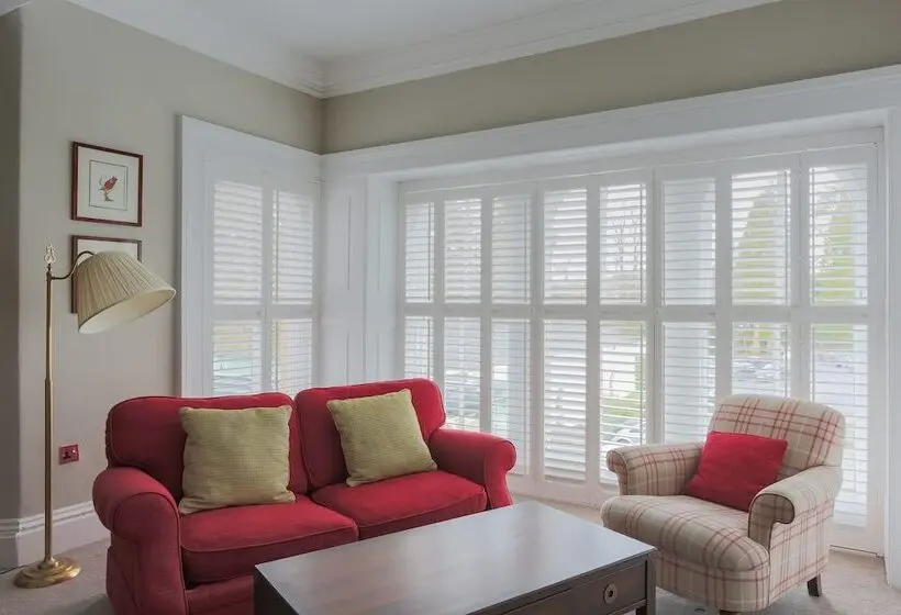 Семейный Номер, The Belsfield