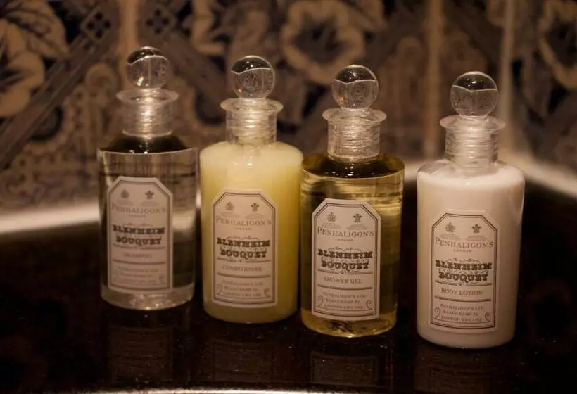 デラックストリプルルーム, The Gore London   Starhotels Collezione