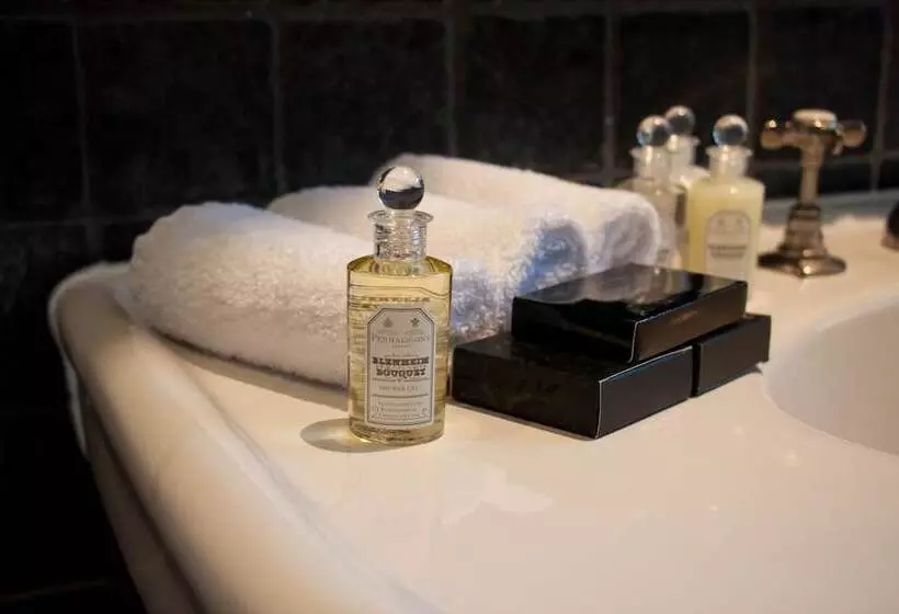 デラックストリプルルーム, The Gore London   Starhotels Collezione