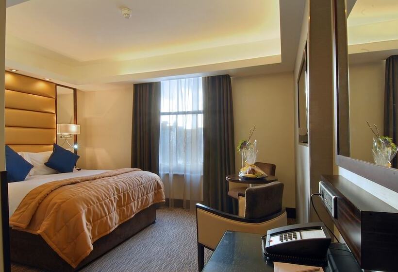 Номер Deluxe, Park Grand Marble Arch