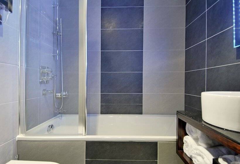 Номер Клуб, Park Grand Marble Arch