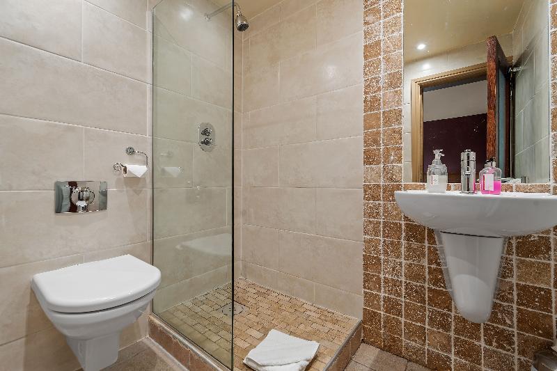 اتاق اجرایی, The Rutland