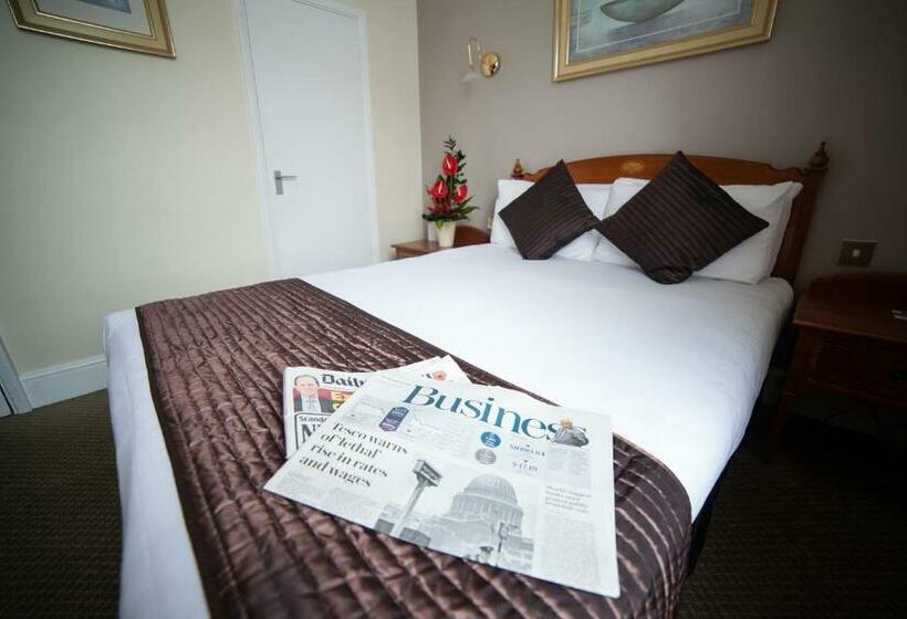 غرفة قياسية, Warren Lodge