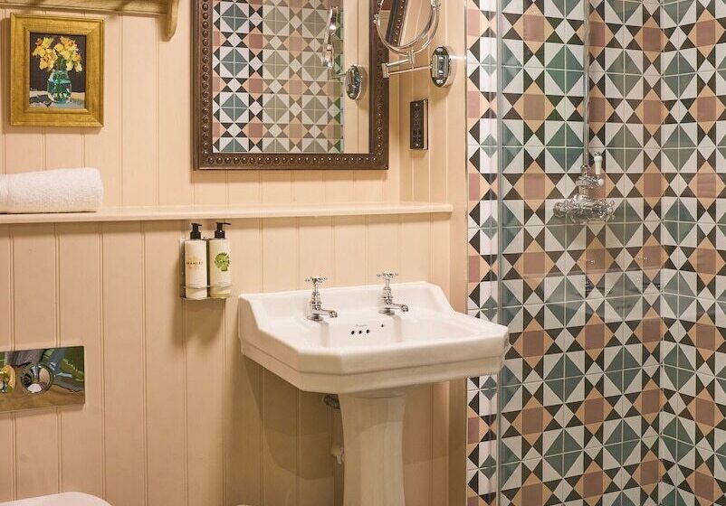 スタンダードルーム, The White Hart