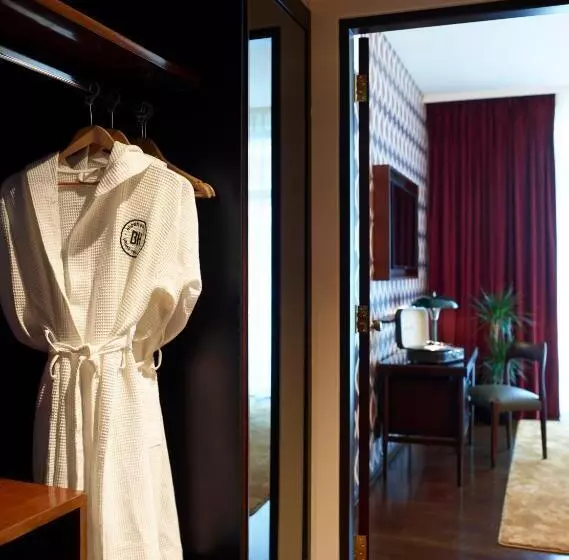 キングサイズベッドのデラックスルーム, Brown Acropol, a Member of Brown Hotels