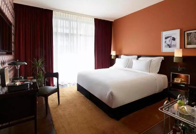 キングサイズベッドのデラックスルーム, Brown Acropol, a Member of Brown Hotels
