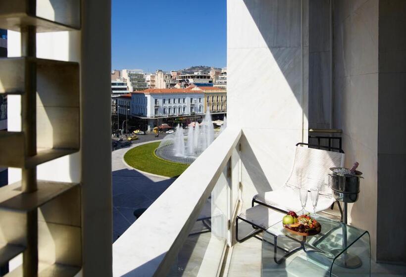 Номер Deluxe Кровать Кинг, Brown Acropol, a Member of Brown Hotels