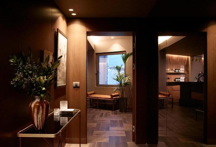 Президентский Люкс, Brown Acropol, a Member of Brown Hotels