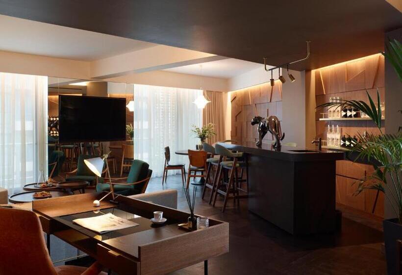 Президентский Люкс, Brown Acropol, a Member of Brown Hotels