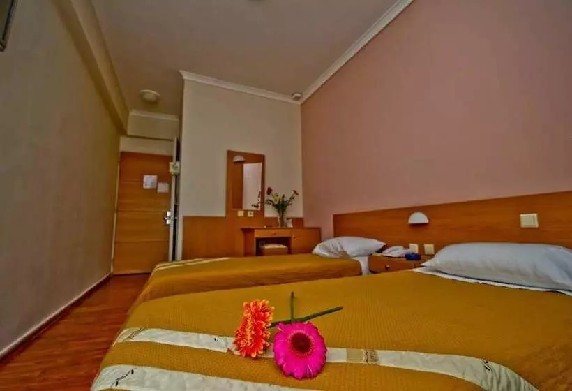 Triple Room Sea View, Adonis City