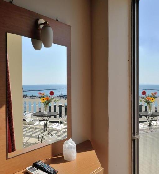 חדר סטנדרט נוף לים, Adonis City