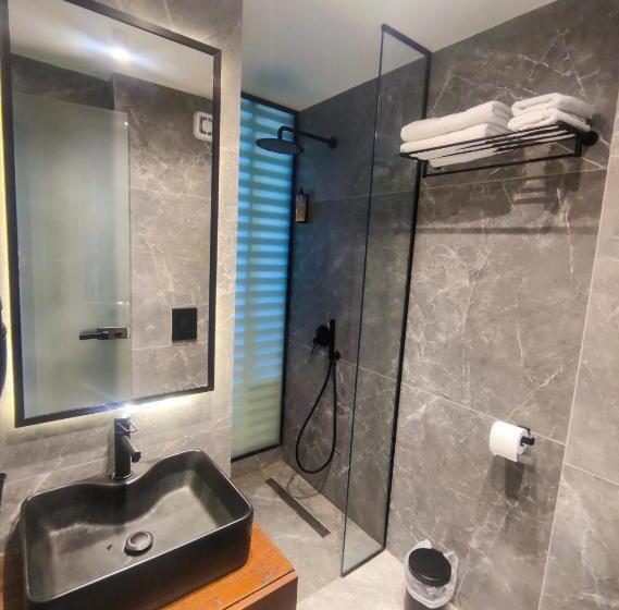 חדר סופריור נוף לים, Adonis City