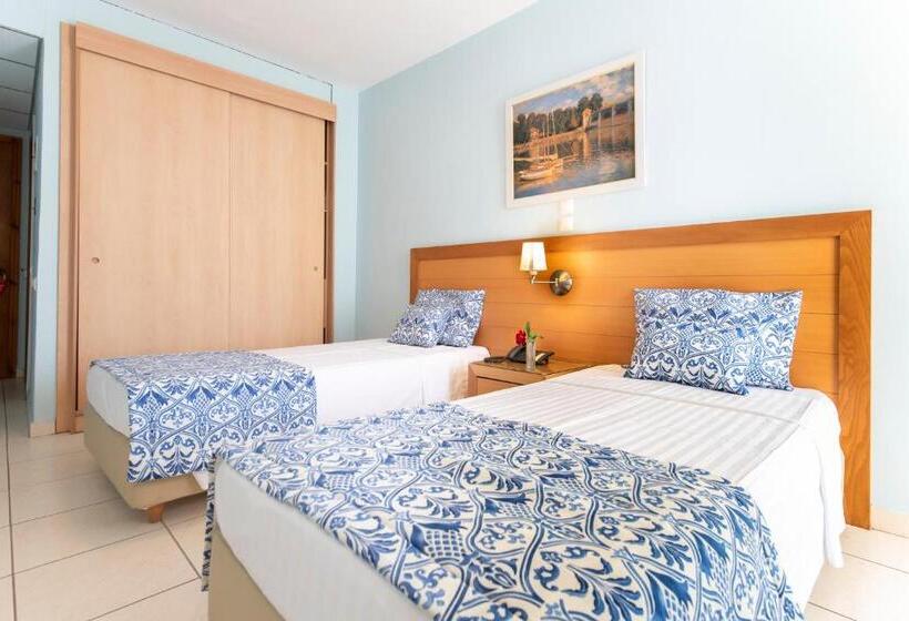 חדר קלאסי לארבעה, Avra