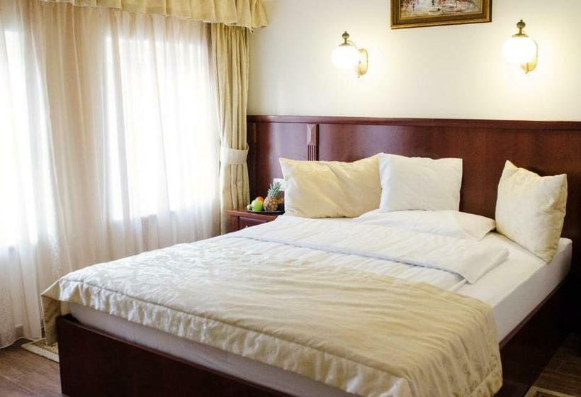 Номер Стандарт, Dorottya