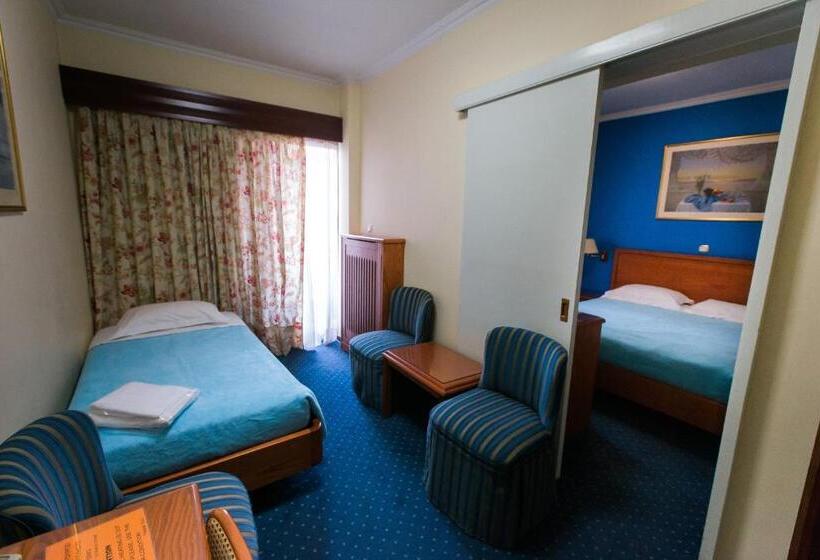 חדר משפחתי, Grand