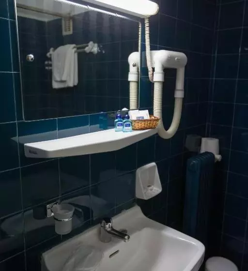 اتاق یک تخته با تراس, Grand