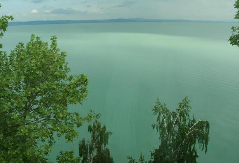 חדר משפחתי, Lido