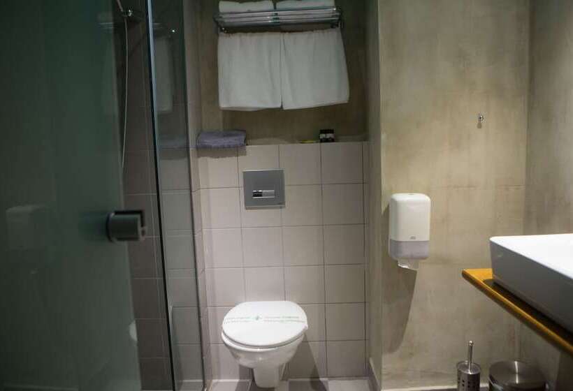 غرفة كلاسيكية, Metropolitan