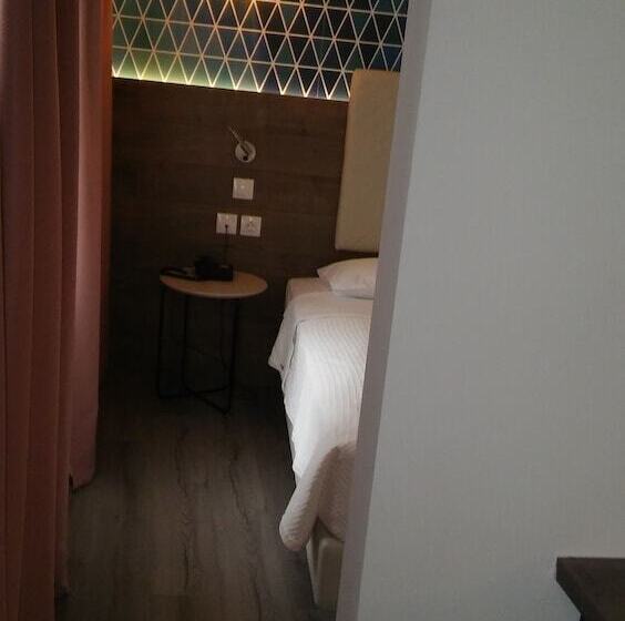 جناح بريميوم, Metropolitan